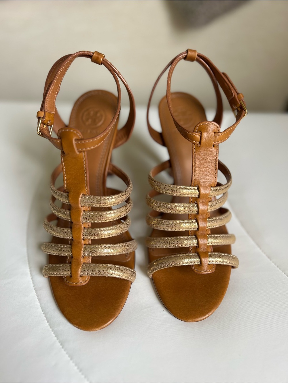Tory Burch Leather Charlene Women's Tan and Gold Gladiator Heel Sandals size 7.5 - Picture 3 of 9